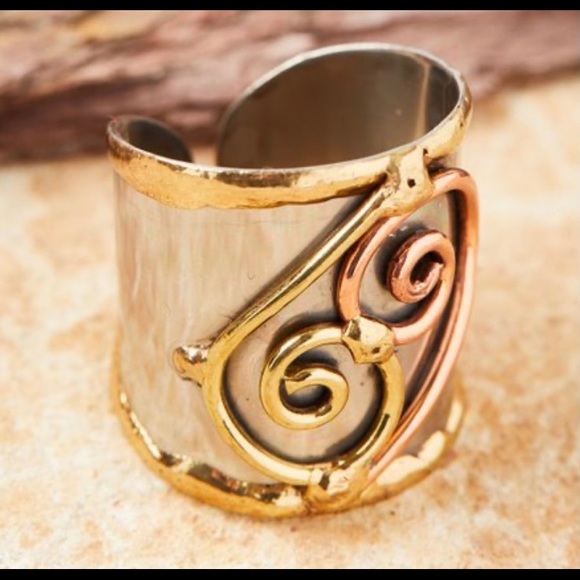 Anju Tri-Tone Shyam Ring - Picture 1 of 9
